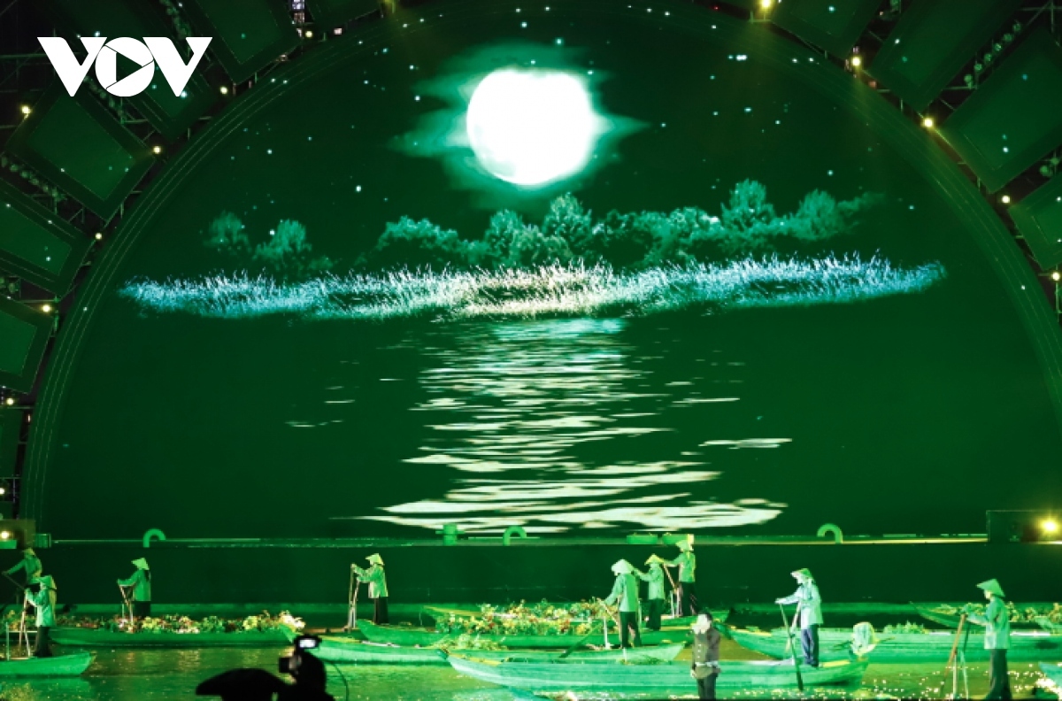 The river festival opens on August 4 in Ho Chi Minh City for the first time, with the ultimate aim of boosting local tourism. The function features a series of cultural and entertainment activities related to the southern city’s waterways for locals and tourists.