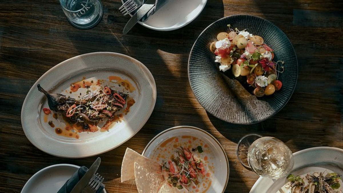 Cntraveller.in suggests the top three restaurants to try modern Vietnamese cuisine in Hoi An City. (Photo: Cntraveller.in)