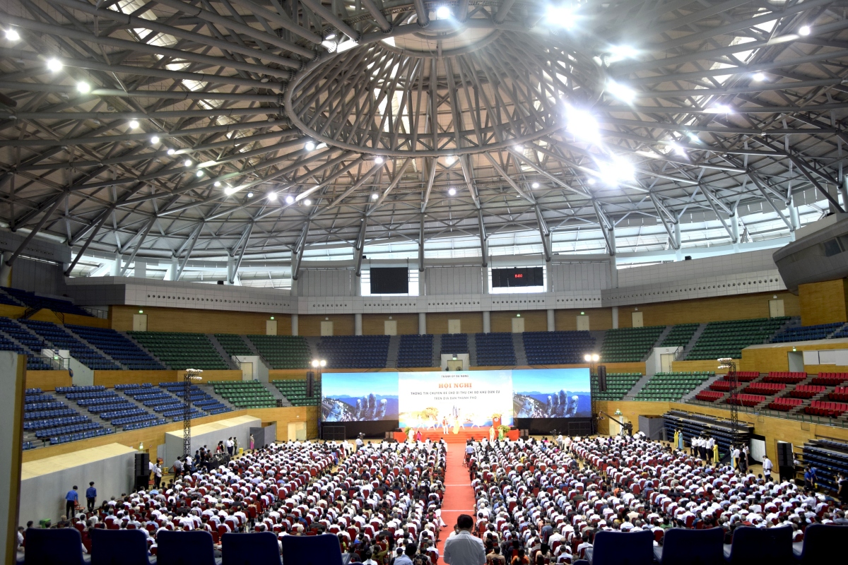Hội nghị thông tin chuyên đề lần đầu tiên được tổ chức với sự tham gia của hơn 1.200 Bí thư Chi bộ khu dân cư trên địa bàn thành phố Đà Nẵng.