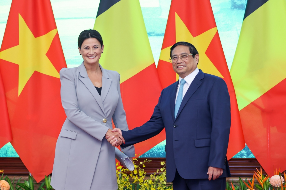 Thủ tướng Phạm Minh Chính chào mừng Chủ tịch Thượng viện Bỉ Stéphanie D'Hose thăm chính thức Việt Nam.