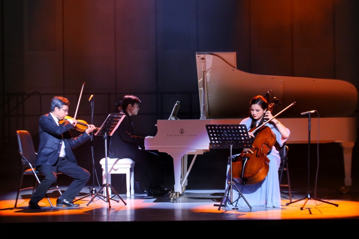 Tiết mục "Kể chuyện sông Hồng".