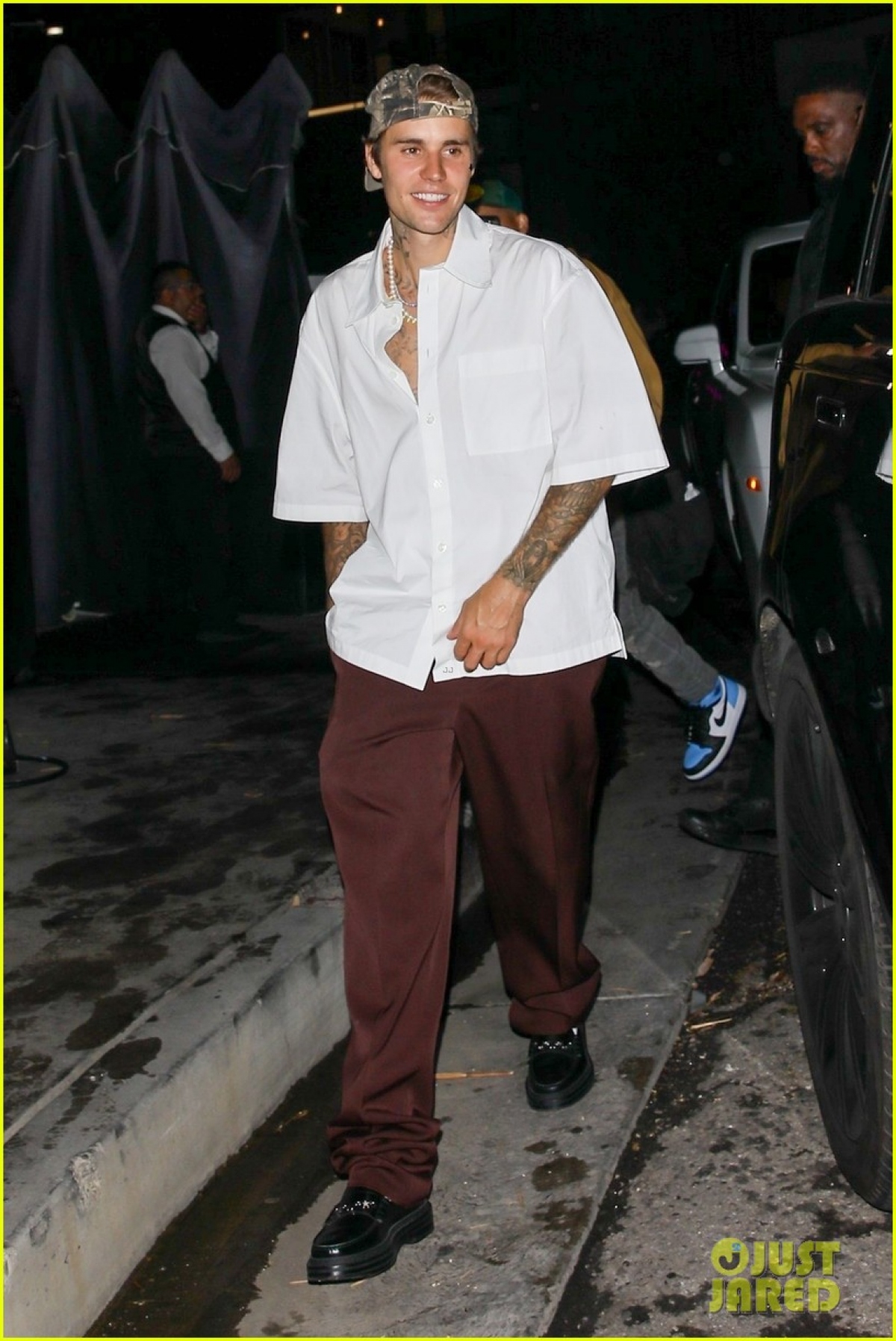 Trước đó, trang Puck News bất ngờ đưa tin Justin Bieber và Scooter Braun không còn nói chuyện trong nhiều tháng và chủ nhân hit "Baby" đang tìm kiếm quản lý mới.