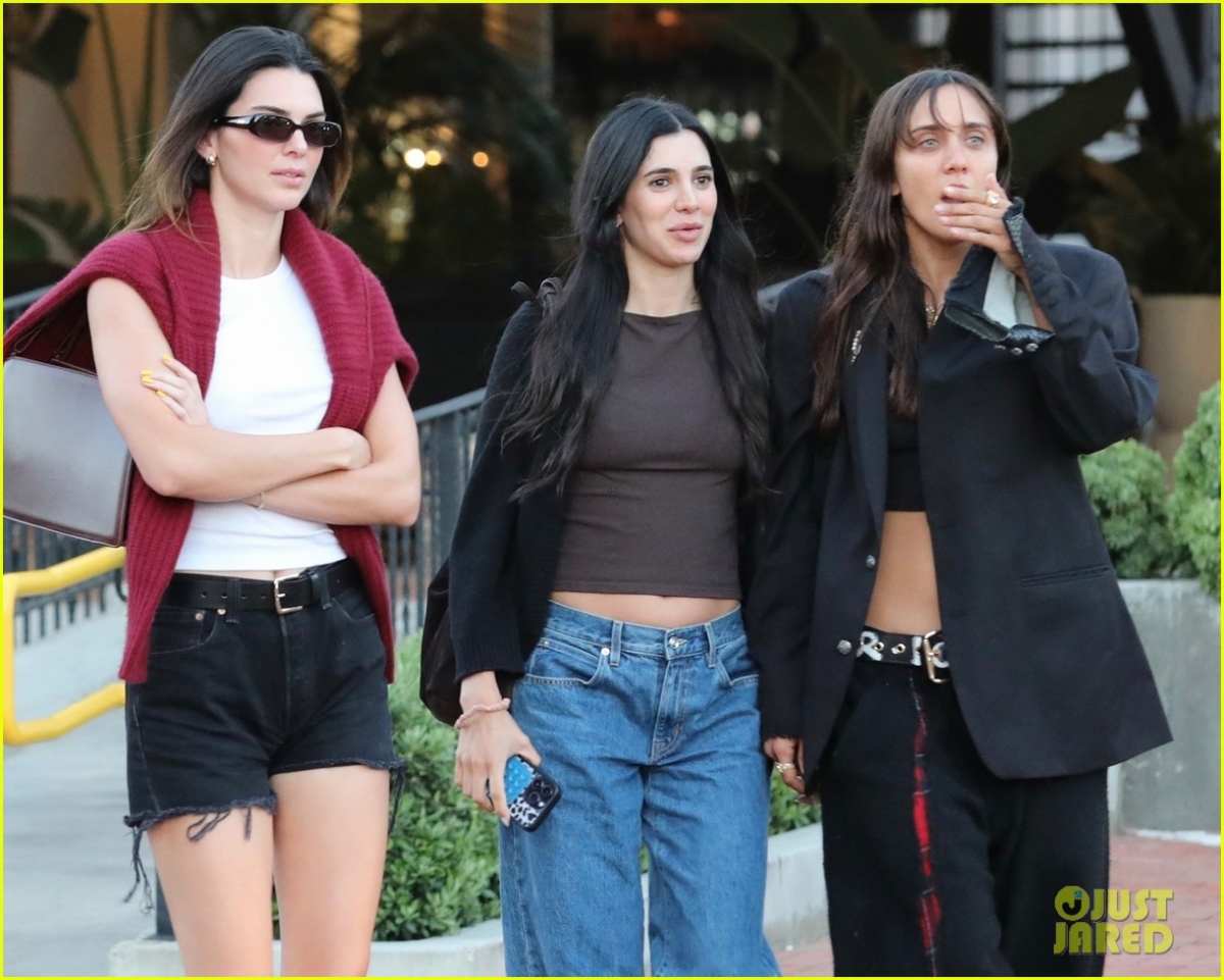 Kendall Jenner hiện đang có mối quan hệ tình cảm với bạn trai Bad Bunny.