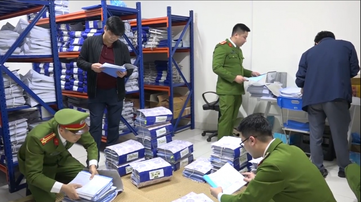Cơ quan Cảnh sát điều tra Công an tỉnh Hải Dương khám xét khẩn cấp Trung tâm Đăng kiểm xe cơ giới 34-05D.