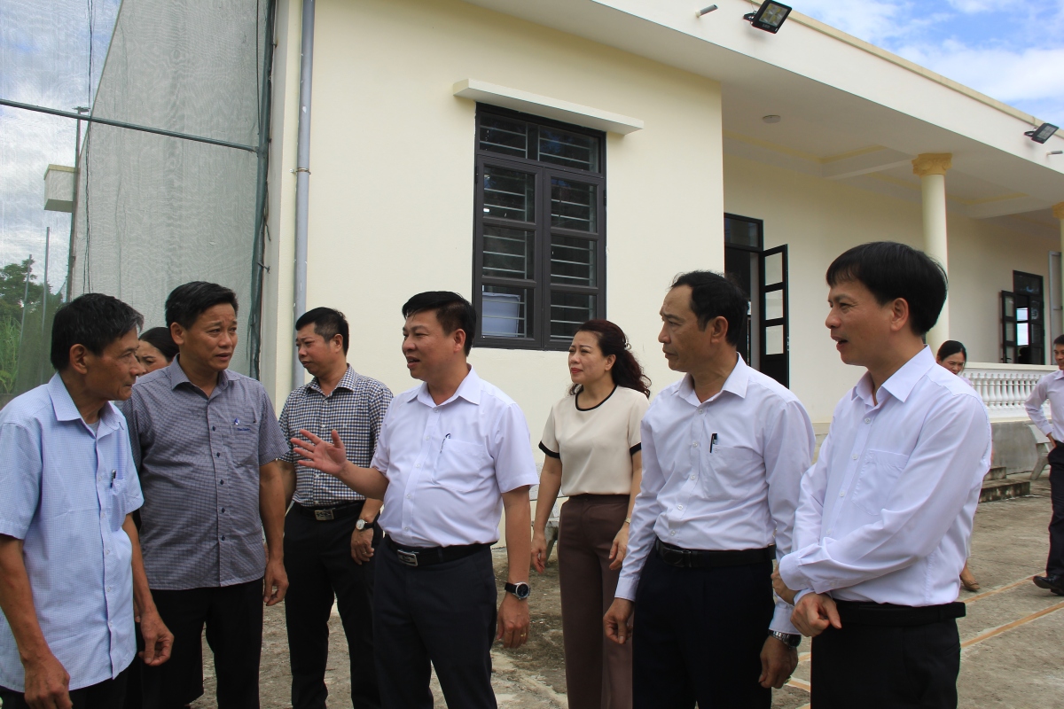 Kiểm tra thiết chế Nhà Văn hóa – Khu Thể thao thôn tại huyện Thọ Xuân. Ảnh: N.L.