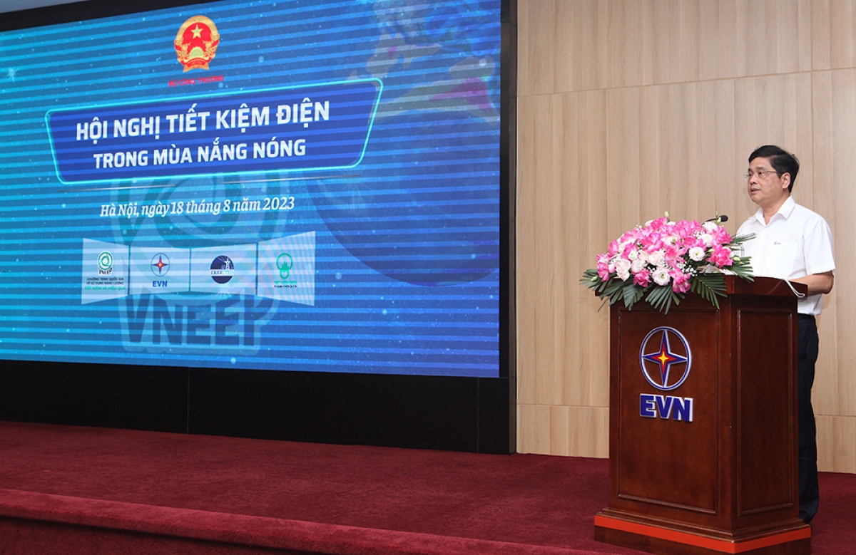 Phó Tổng giám đốc EVN Võ Quang Lâm phát biểu tại hội nghị