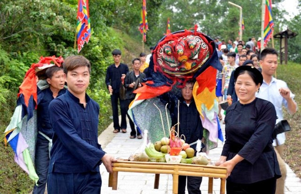 Đi đón dâu trong lễ cưới của người Nùng ở Lạng Sơn.