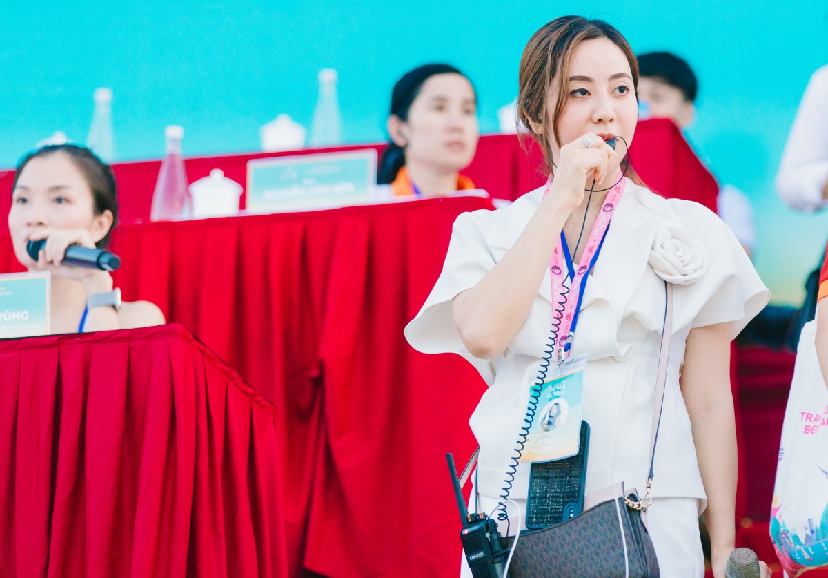 Tổng đạo diễn Lê Hải Yến.
