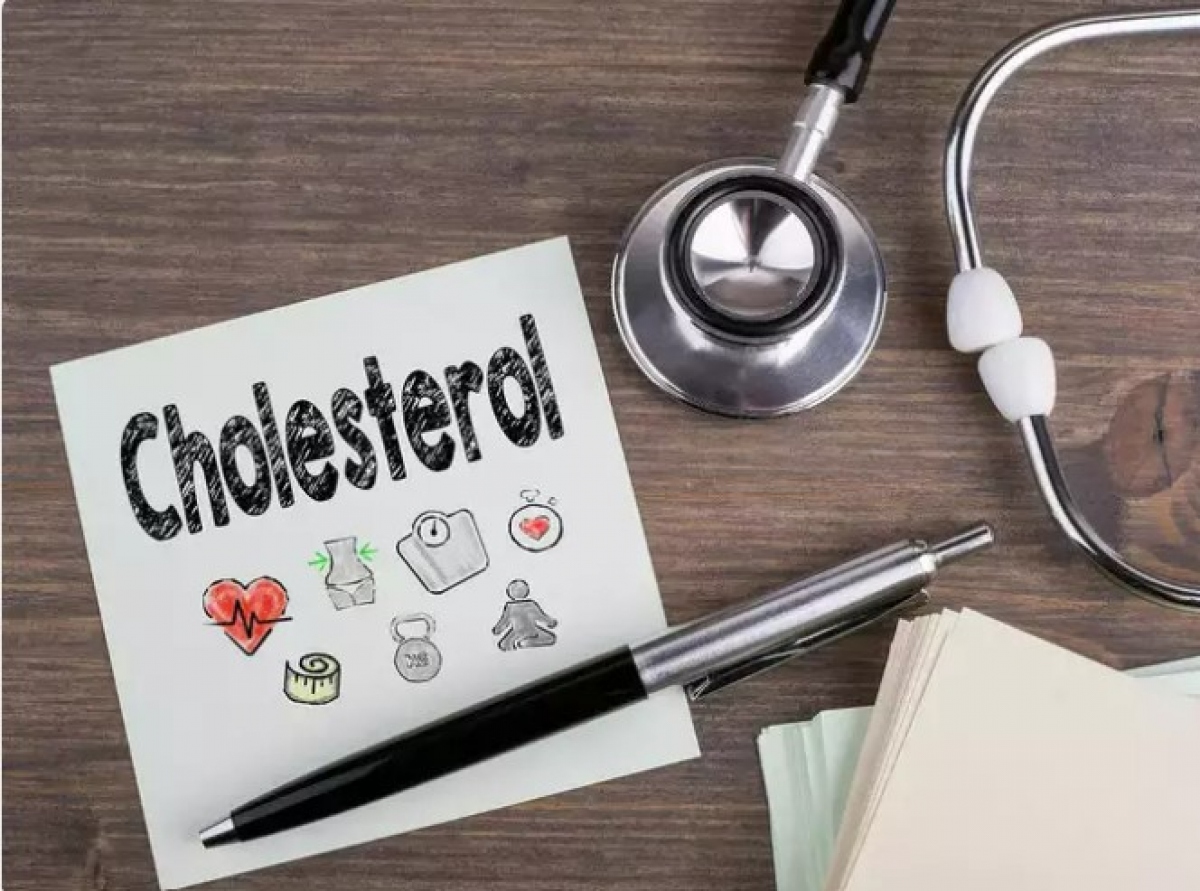 Giảm cholesterol: Đậu chùm là một lựa chọn tốt để kiểm soát mức cholesterol. Nghiên cứu chứng minh rằng chất xơ có trong nó có thể giúp kiểm soát mức cholesterol trong máu. Ngoài ra, thực phẩm này còn có đặc tính hạ đường huyết, ngăn ngừa cholesterol tăng lên bằng cách giảm lượng lipid trong máu.