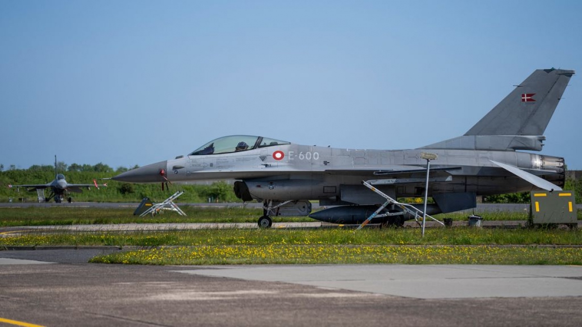 Hiện đã có 3 quốc gia Tây Âu đồng ý “tặng” máy bay chiến đấu F-16 cho Ukraine. Ảnh: TF1.