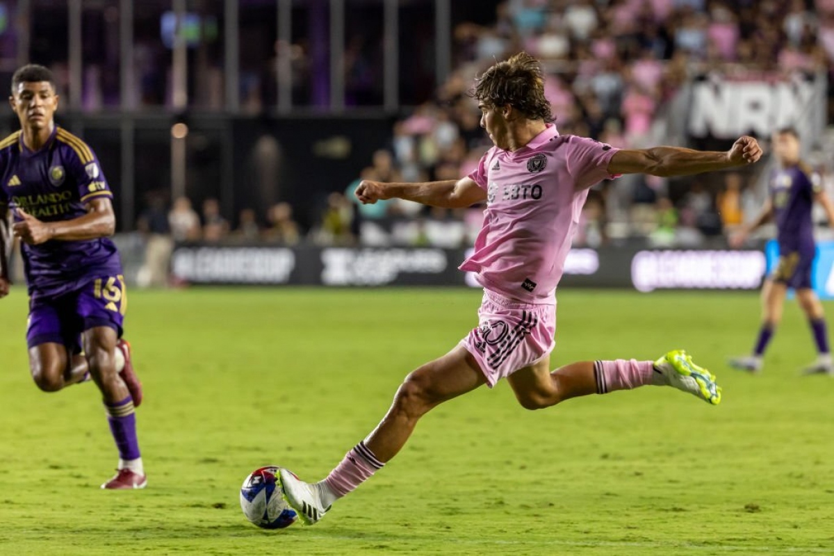 Chỉ 2 phút sau, Cremaschi rút ngắn tỷ số cho Inter Miami xuống còn 2-3.