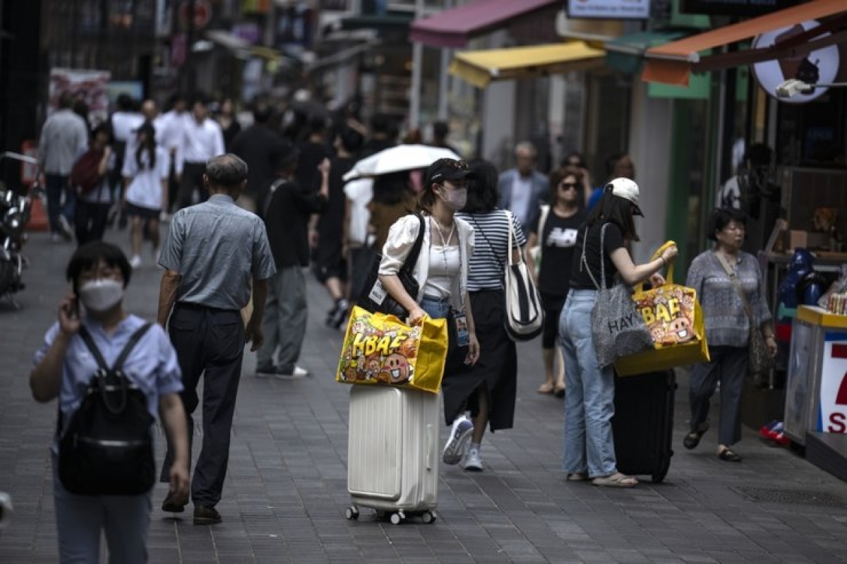 Nhiều du khách Trung Quốc đã trở lại phố Myeong-dong, Seoul, Hàn Quốc. Nguồn: Choi Won-suk/Korea Times