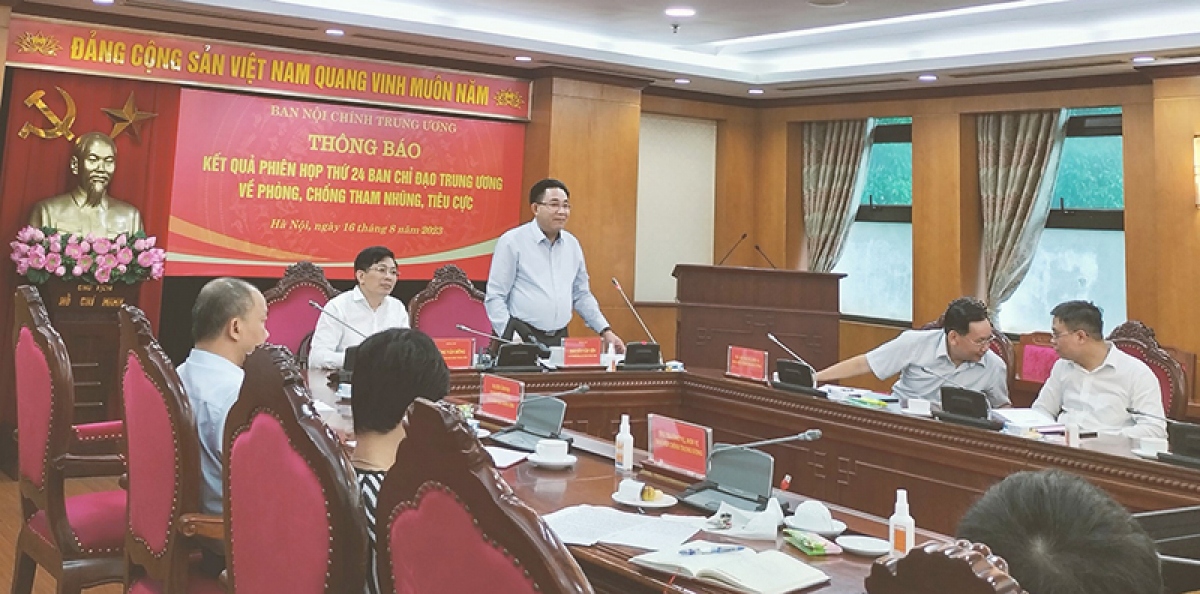 Ông Nguyễn Văn Yên - Phó Trưởng Ban Nội chính Trung ương - trả lời báo chí