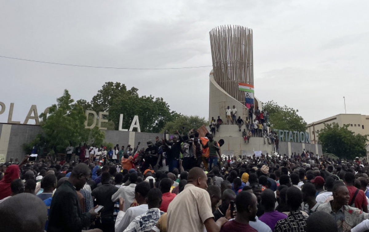 (Người biểu tại thủ đô Niamey của Niger. Ảnh: AFP)