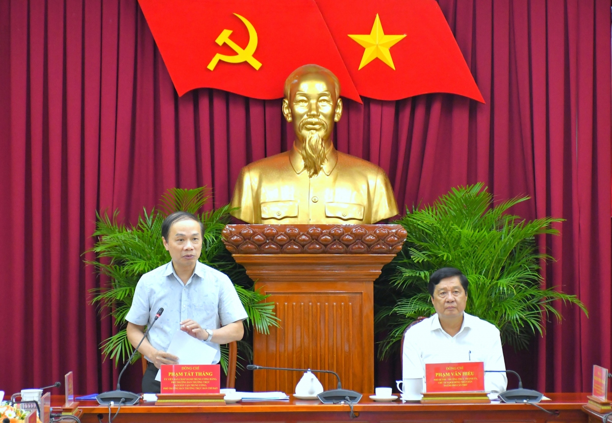 Ông Phạm Tất Thắng, Ủy viên Ban Chấp hành Trung ương Đảng, Phó Trưởng ban Thường trực Ban Dân vận Trung ương kết luận buổi làm việc