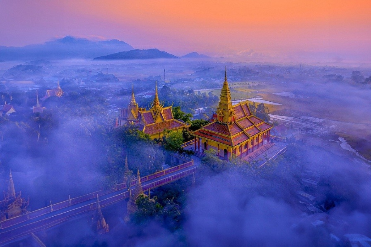 A photograph by Nguyen Dong Xuan receives the most shares.