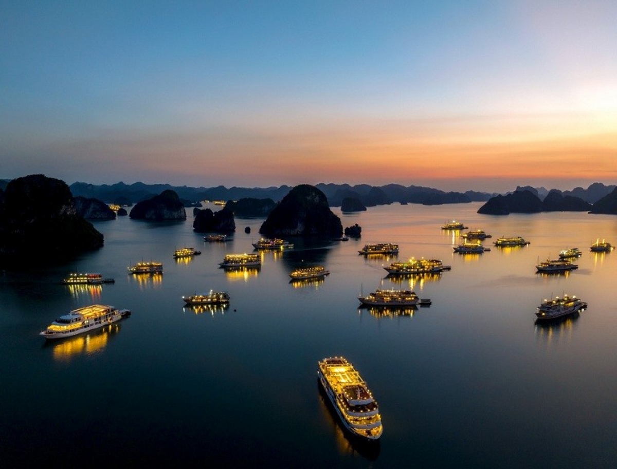 A photo by Vu Van Lam of Hai Phong is awarded the second prize.