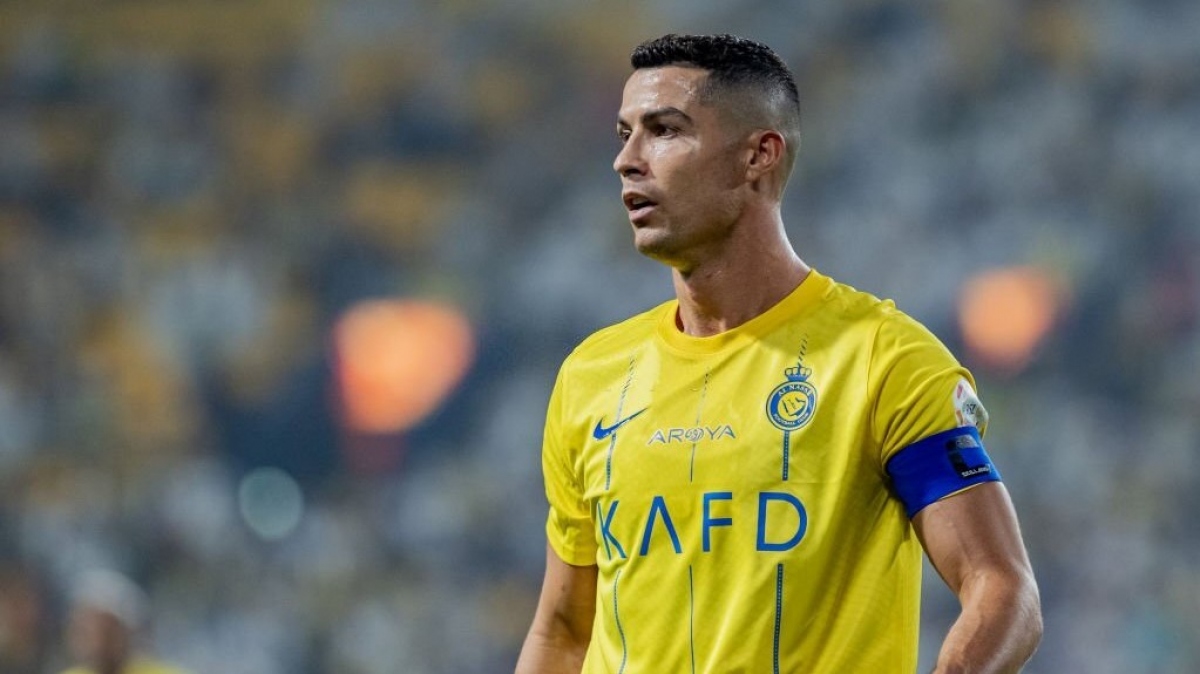 Ronaldo kém duyên trước khung thành Al Taawon (Ảnh: Getty)