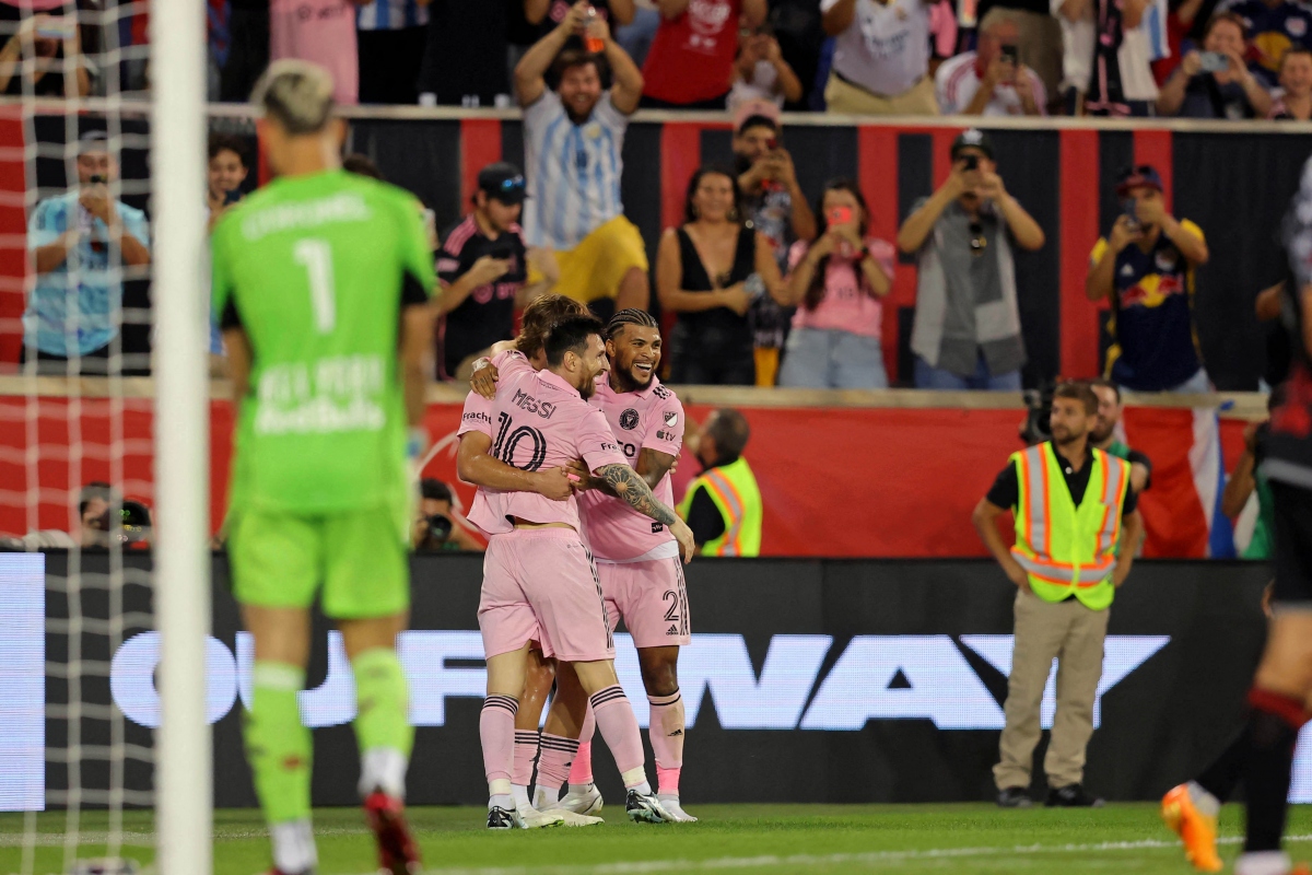 Messi ăn mừng bàn thắng đầu tiên ở MLS. (Ảnh: Reuters). 