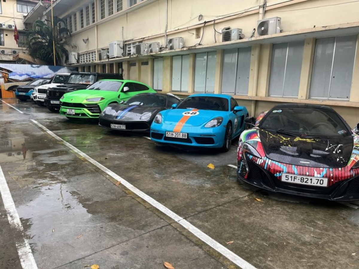 Những chiếc xe tang vật trong vụ án