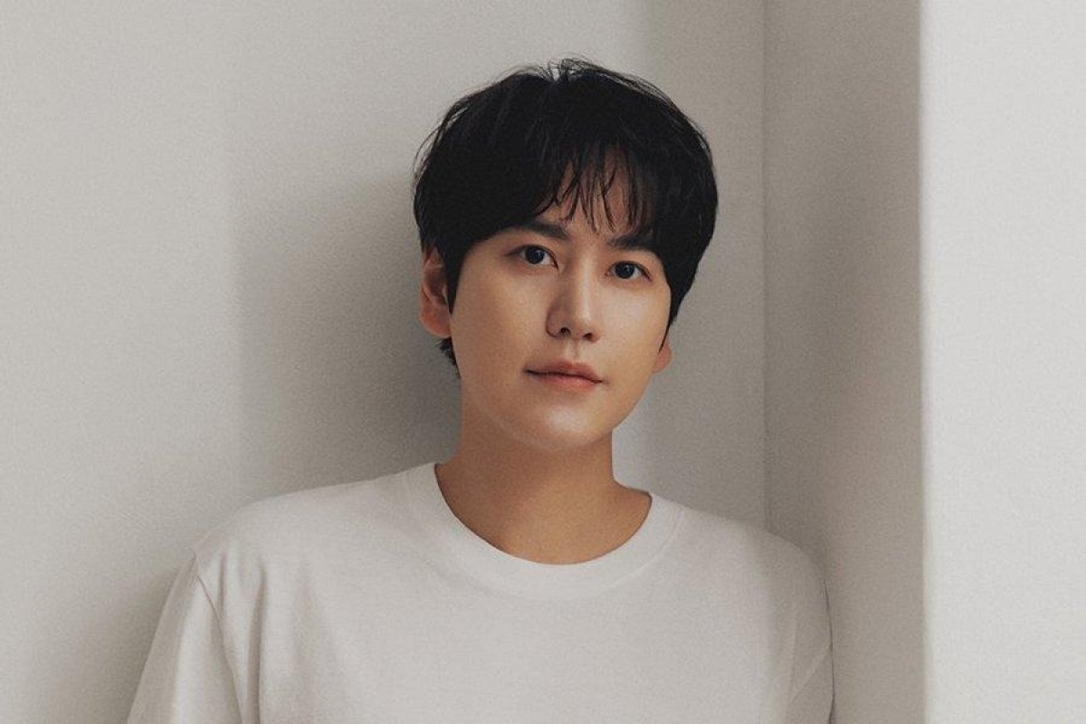 Kyuhyun Super Junior ký hợp đồng với công ty mới cho hoạt động solo.