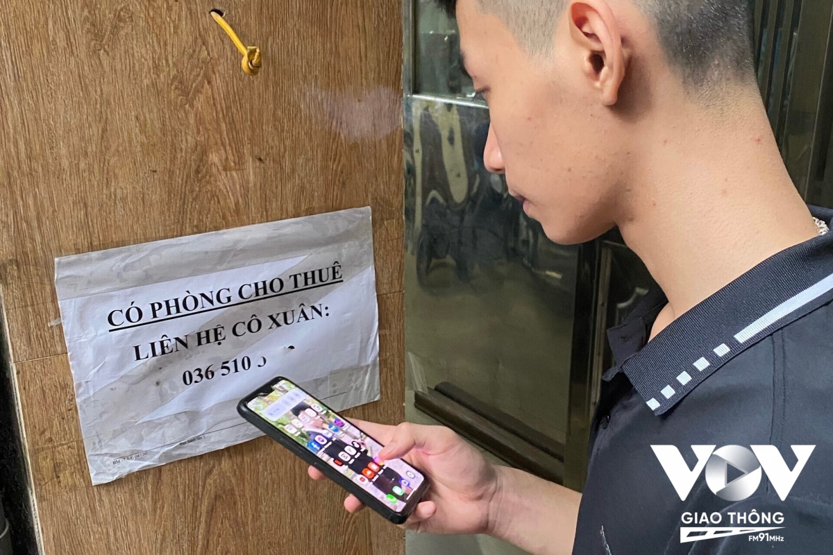 Tận hưởng chưa hết niềm vui đỗ đại học, các tân sinh viên đã phải đối mặt nỗi lo: tìm nhà trọ. 