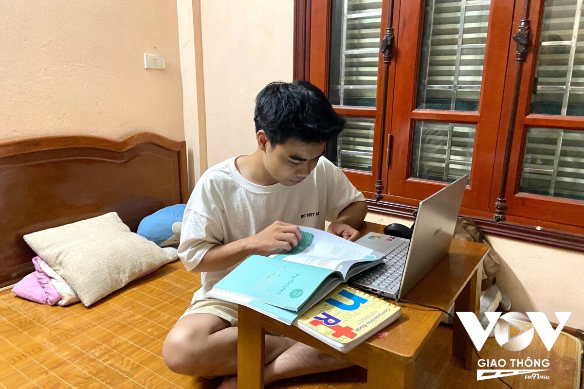 Chấp nhận không gian chật hẹp, sinh viên vẫn ưu tiên thuê nhà trọ gần trường, giá rẻ
