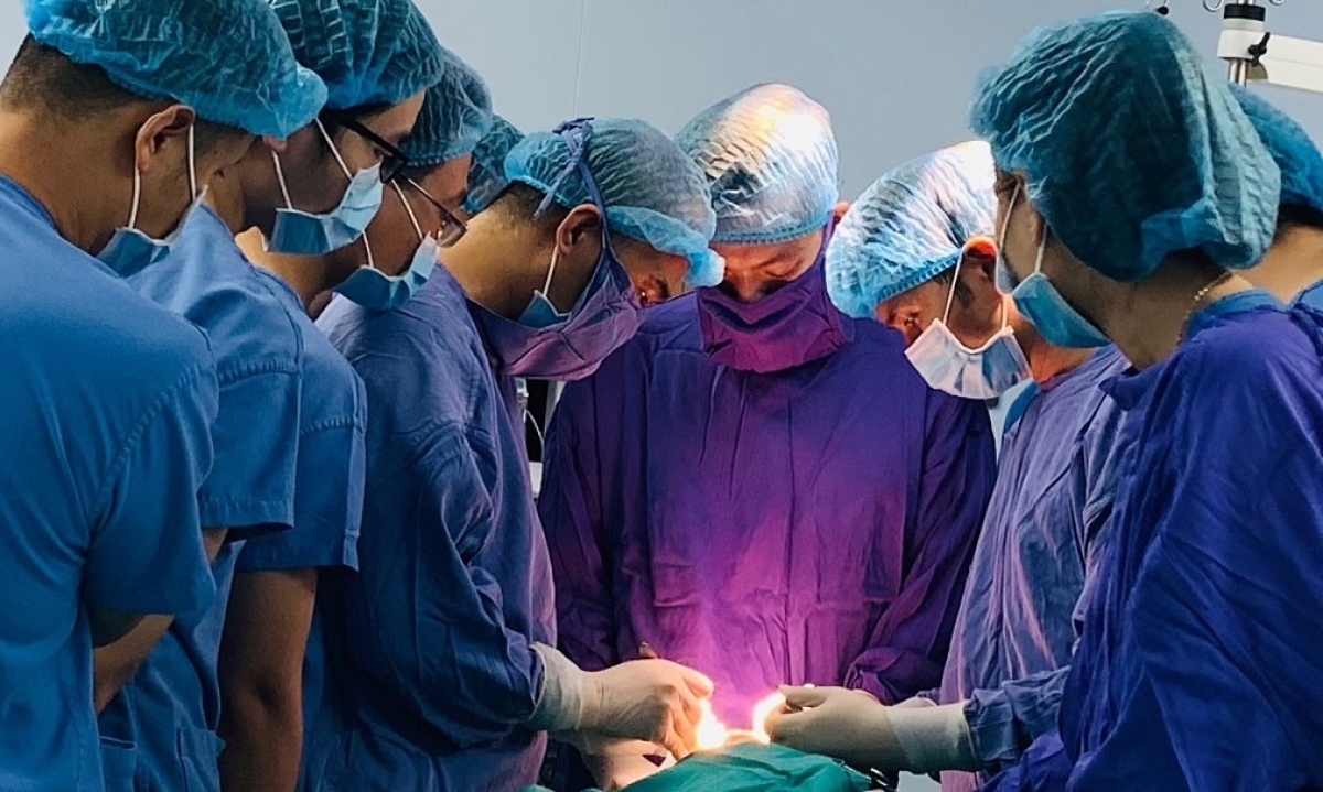 Tạo hình bộ phận sinh dục cho nam bệnh nhân ung thư. (Ảnh minh họa)