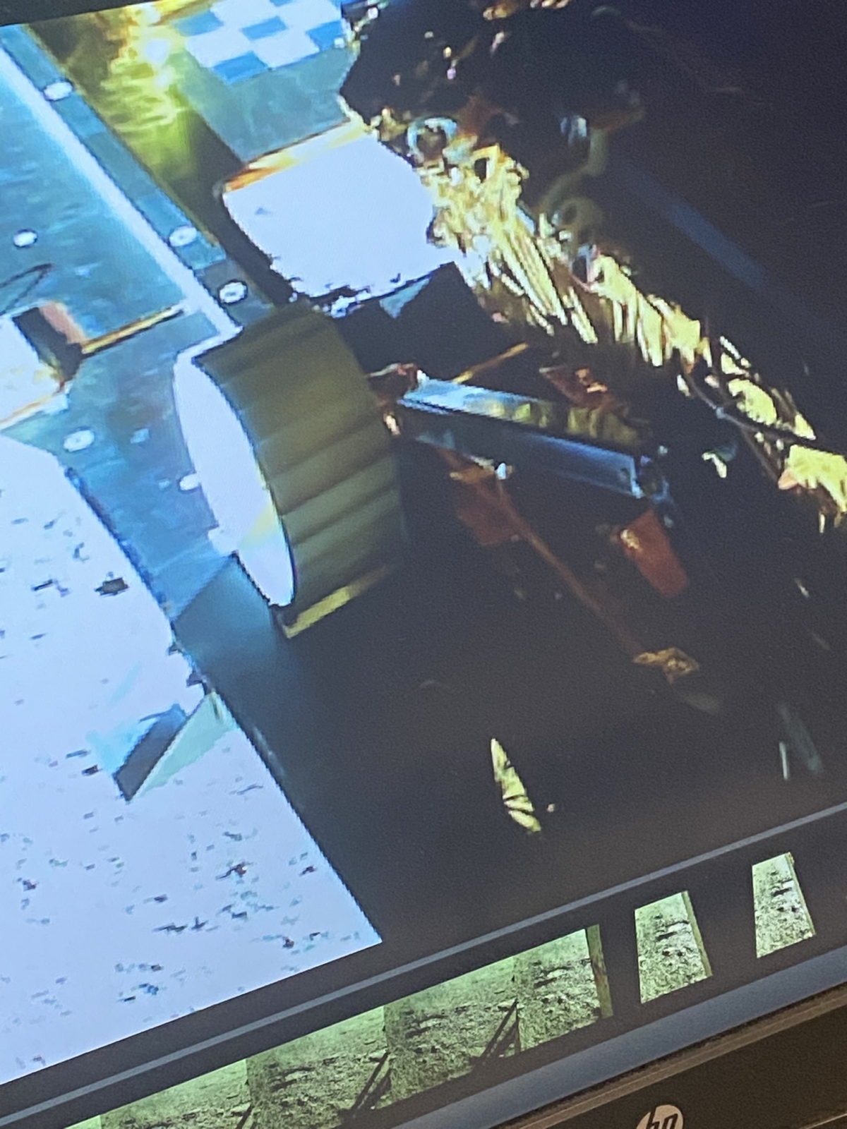 Tàu thám hiểm Pragyaan của Ấn Độ rời khỏi module đổ bộ Vikrant, bắt đầu hành trình khám phá bề mặt Mặt Trăng. Nguồn: NDTV