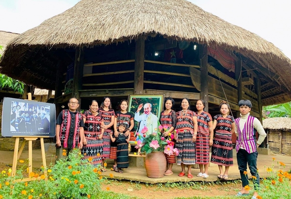 "Vui Tết độc lập" là chương trình đặc biệt tại Làng Văn hóa du lịch các dân tộc Việt Nam (Đồng Mô, Sơn Tây, Hà Nội).