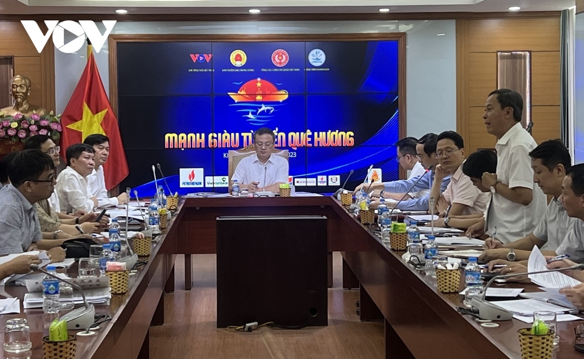 Tổng Giám đốc VOV Đỗ Tiến Sỹ chủ trì cuộc họp triển khai chương trình "Mạnh giàu từ biển quê hương"