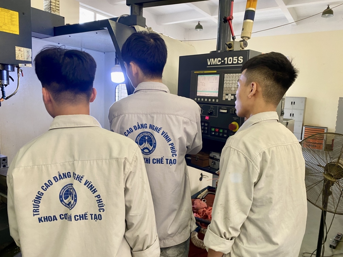 Định hướng nghề cần được thực hiện bài bản và mang giá trị đích thực cho từng học sinh thay vì bị coi như giải pháp giảm số học sinh thi trượt vào THPT như cách làm của nhiều trường THCS hiện nay