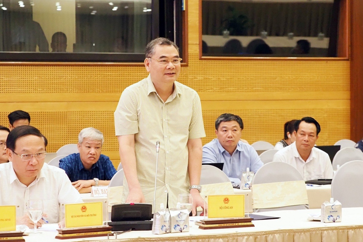 Trung tướng Tô Ân Xô thông tin tới báo chí