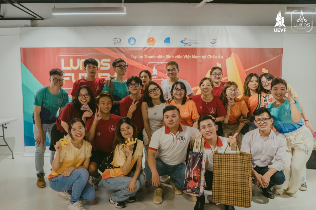 Các bạn trẻ đã có cơ hội giao lưu, học hỏi kinh nghiệm cùng nhau qua một loạt các trò chơi và các màn thi đấu trí tuệ hấp dẫn