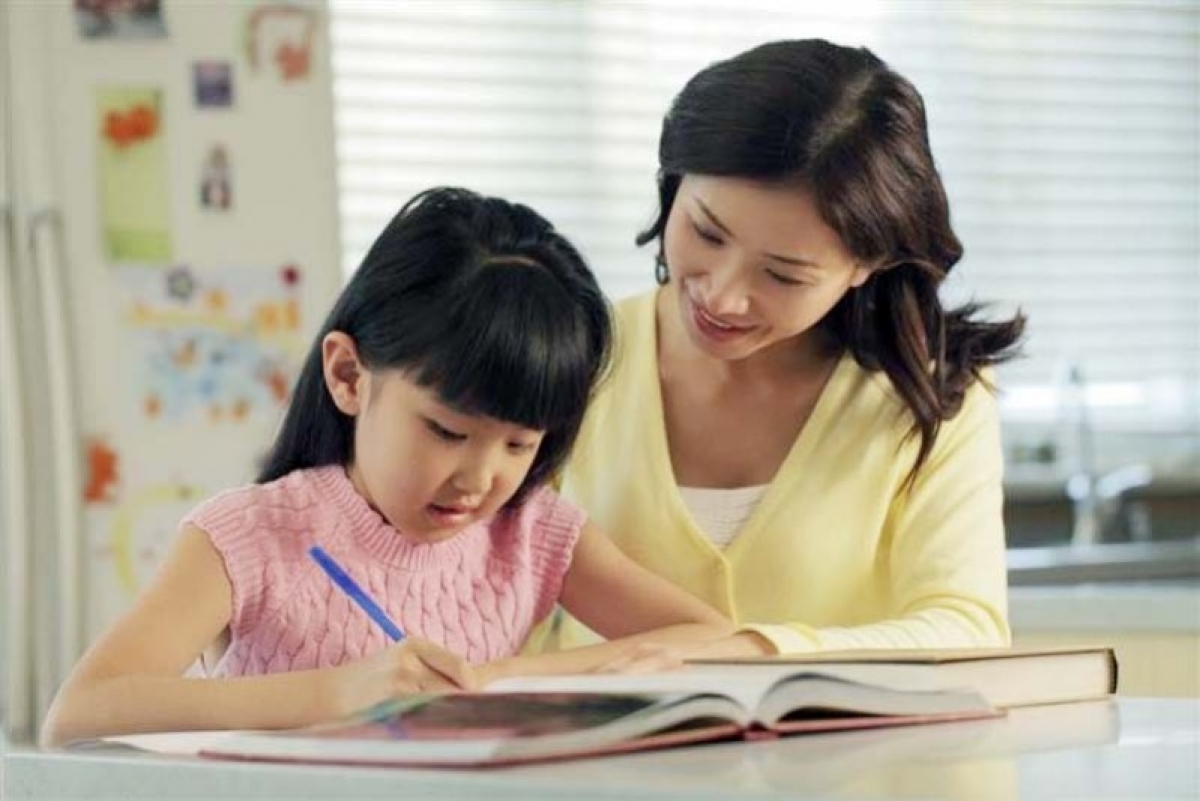 Không chỉ quan tâm đến việc học, cha mẹ cũng nên lưu ý dạy con kỹ năng sống khi bước vào lớp 1.