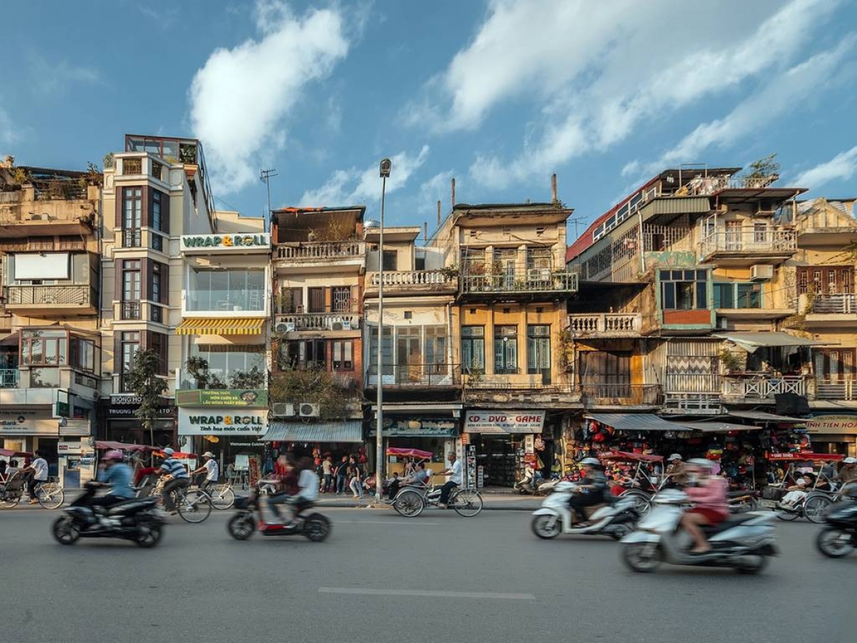 Hanoi is the best for those seeking to enjoy a city break. Give yourself time to enjoy the array of Vietnamese street food on offer and pause to soak up the atmosphere in the numerous cozy cafes found throughout in the Old Quarter, as well taking in all of the sights, the website writes.