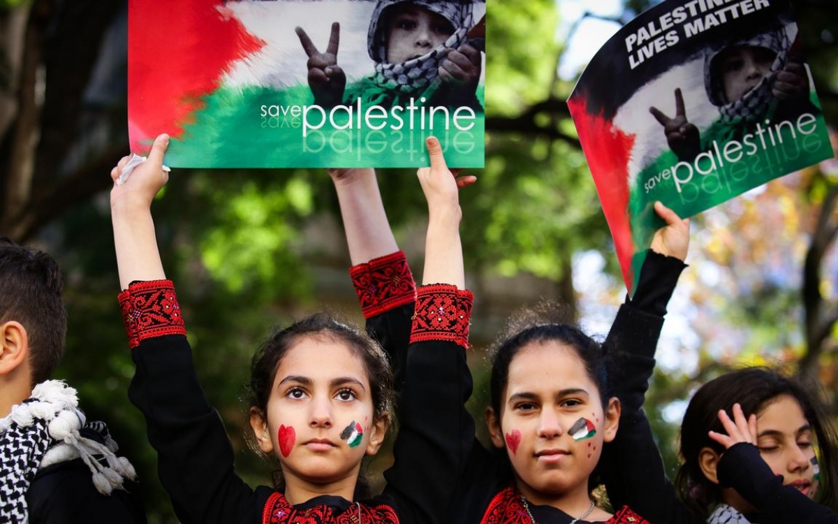 Trẻ em Australia tuần hành ủng hộ người dân Palestine tại Tp Sydney, Australia. Ảnh: Gaye Gerad.