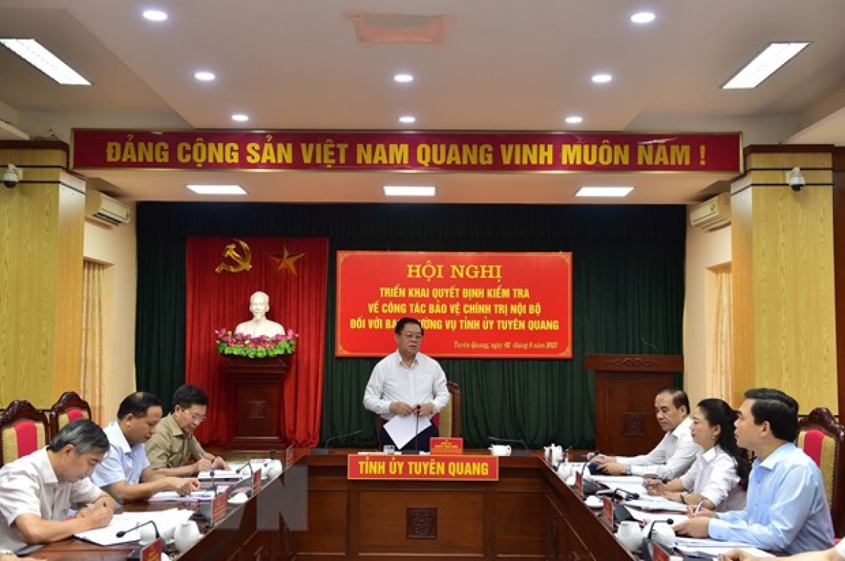 Ông Nguyễn Trọng Nghĩa, Bí thư Trung ương Đảng, Trưởng Ban Tuyên giáo Trung ương, phát biểu tại Hội nghị. (Ảnh: TTXVN)