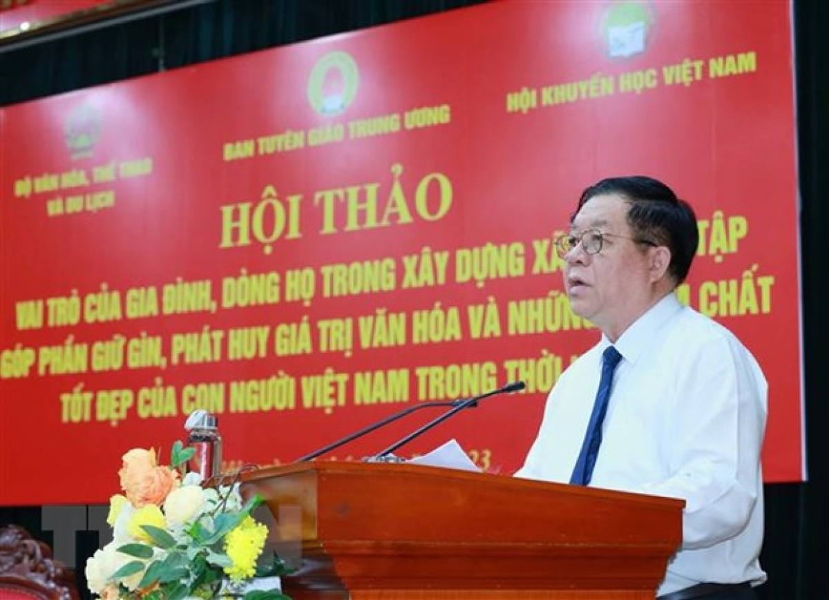 Bí thư Trung ương Đảng, Trưởng Ban Tuyên giáo Trung ương Nguyễn Trọng Nghĩa phát biểu chỉ đạo hội thảo (Ảnh: TTXVN)