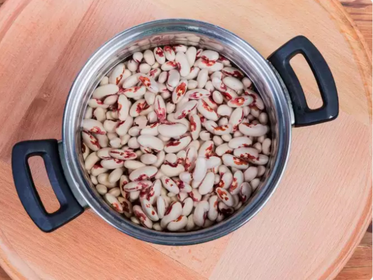 Ngâm đậu thận sẽ làm giảm tác động của chất phản dinh dưỡng: Lectin và phytohemagglutinin được coi là chất phản dinh dưỡng vì chúng có thể ức chế sự hấp thu chất dinh dưỡng và cản trở quá trình tiêu hóa. Do đó việc ngâm đậu là cần thiết, cải thiện khả năng tiêu hóa và tăng cường hấp thụ chất dinh dưỡng.