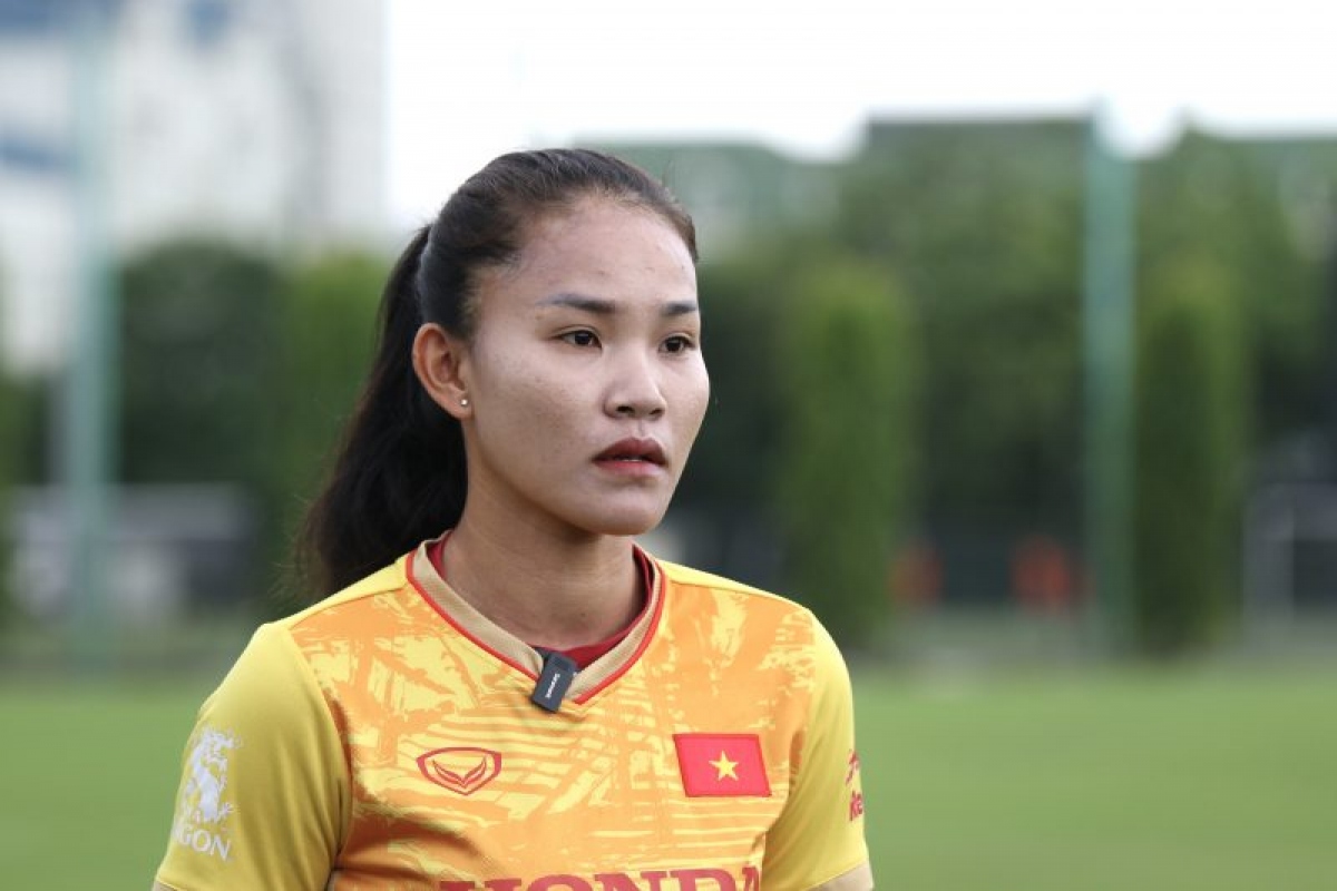 Trung vệ Chương Thị Kiều trả lời phỏng vấn. (Ảnh: VFF). 