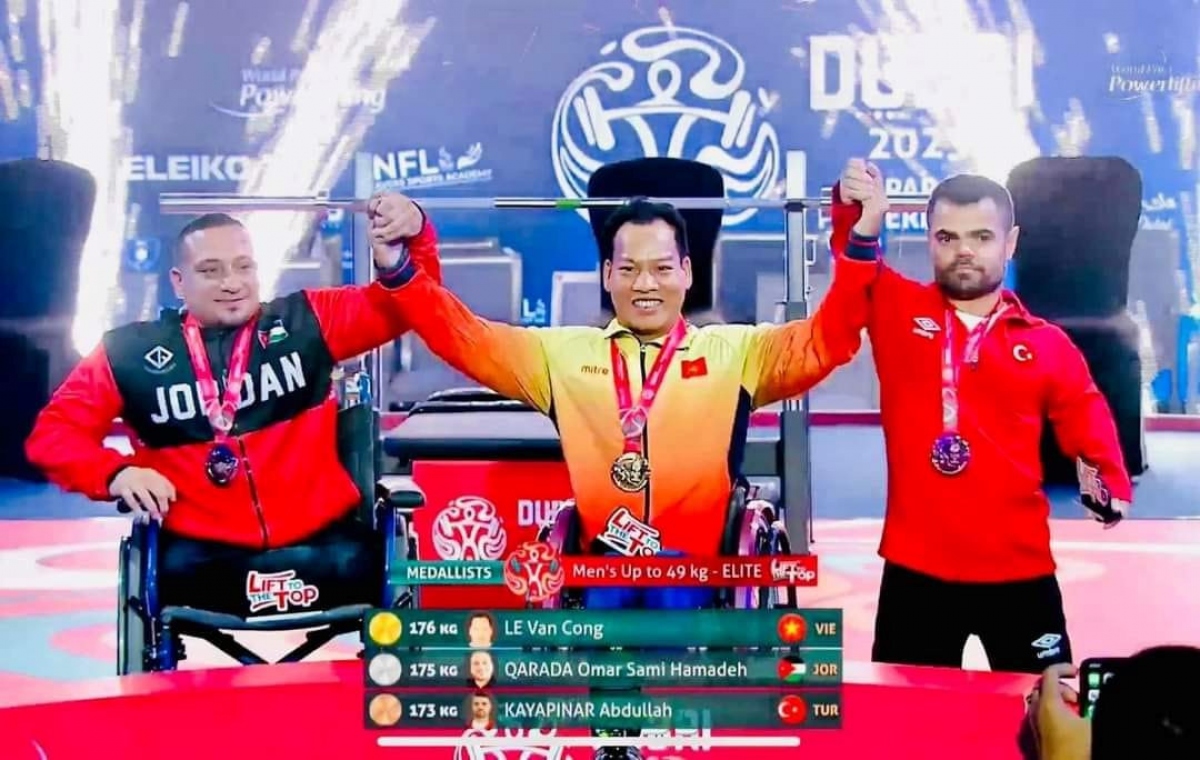 Le Van Cong wins a gold medal at the 2023 World Para Powerlifting Championships. (Photo courtesy of International Paralympic Committee Powerlifting)