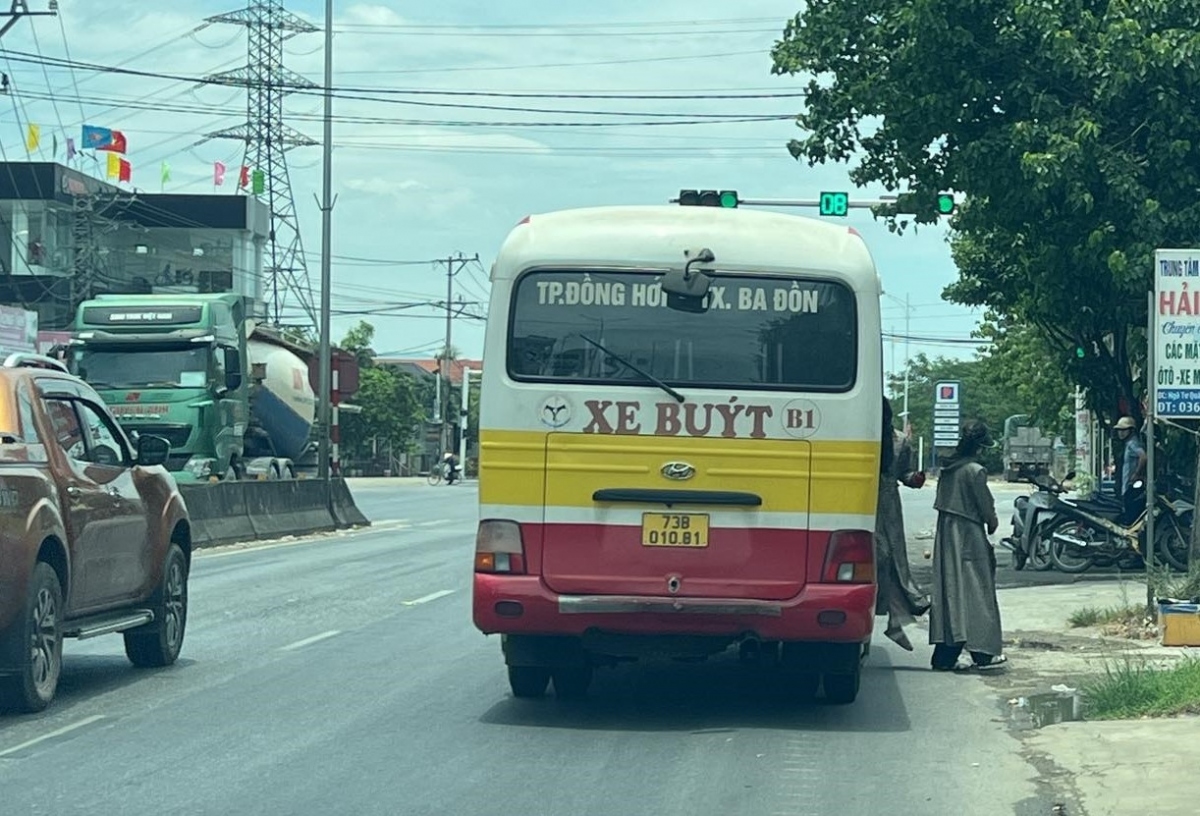 Xe buýt chạy tuyến thành phố Đồng Hới-thị xã Ba Đồn