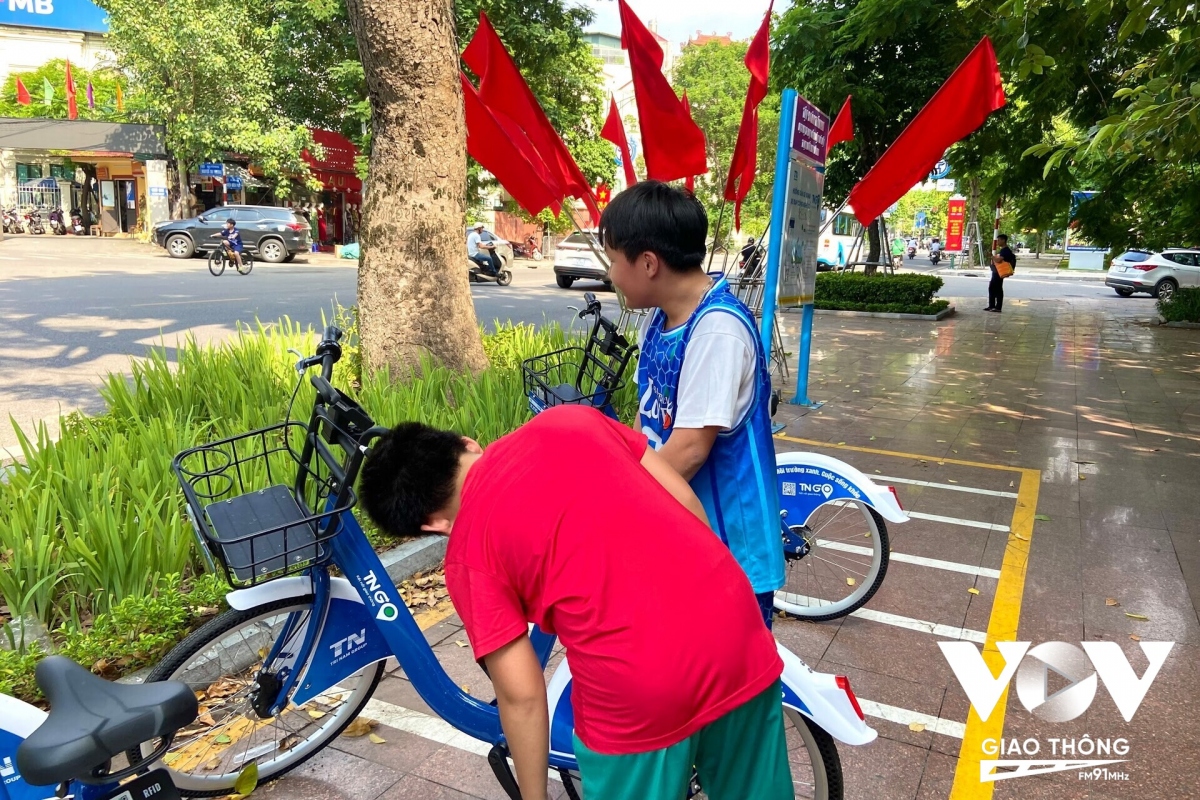 Vậy nên, bên cạnh sự quan tâm của các cấp chính quyền, cần phải có sự chung tay, giúp đỡ của người dân để duy trì và phát triển mô hình dịch vụ công cộng này.
