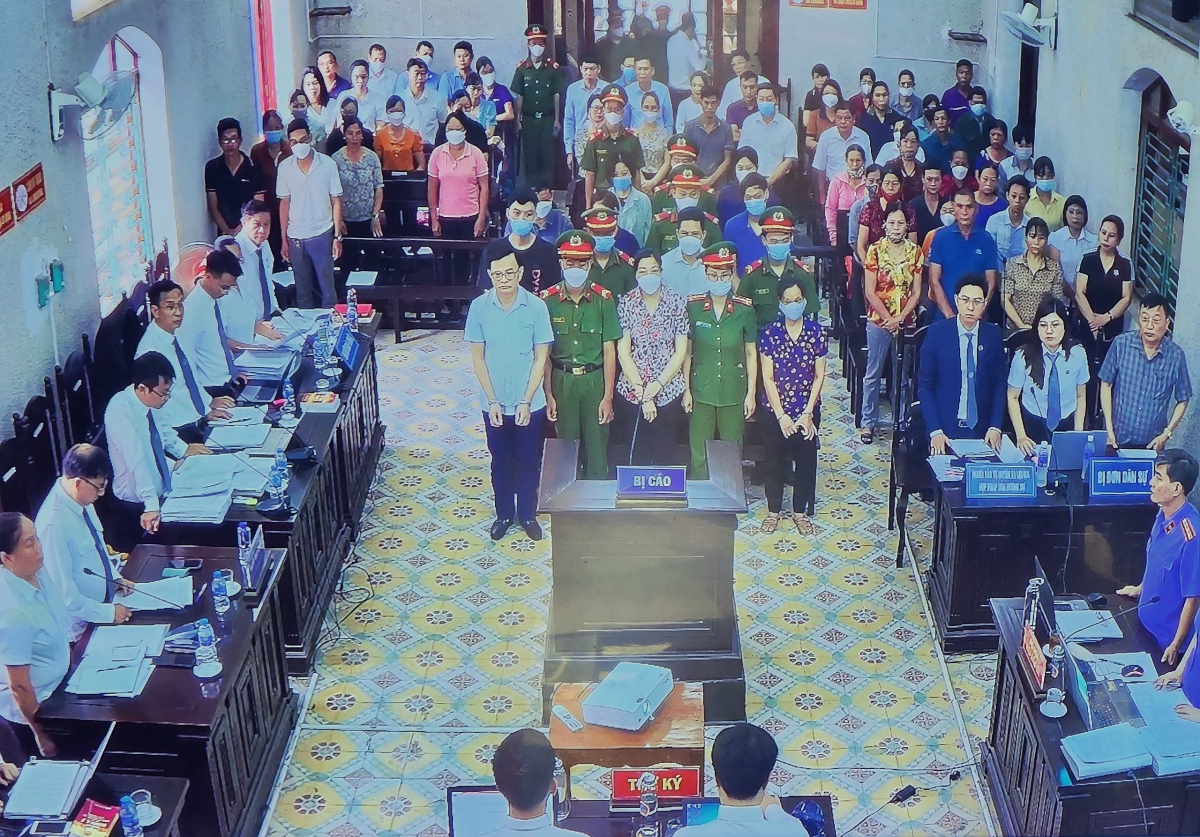 Toàn cảnh buổi tuyên án.