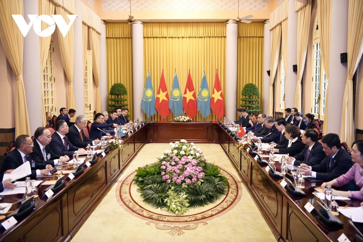 Toàn cảnh hội đàm giữa Chủ tịch nước Võ Văn Thưởng và Tổng thống Kazakhstan Kassym-Jomart Tokayev.