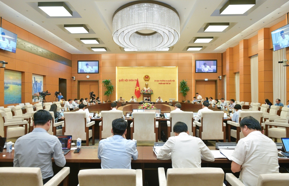 Phiên họp của Ủy ban Thường vụ Quốc hội sáng 13/9