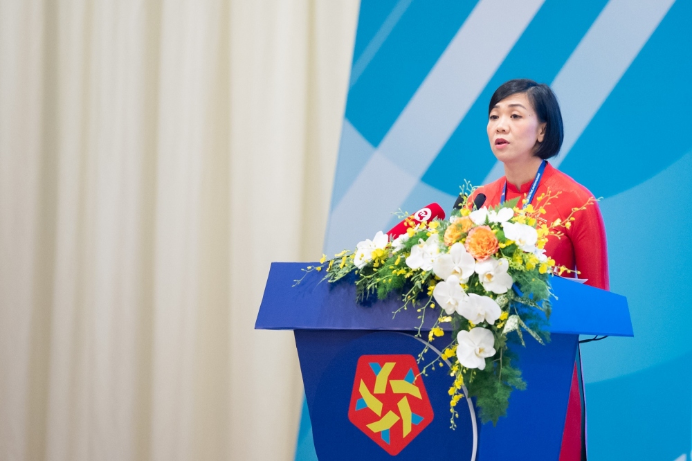 Đại biểu Quốc hội Trịnh Thị Tú Anh