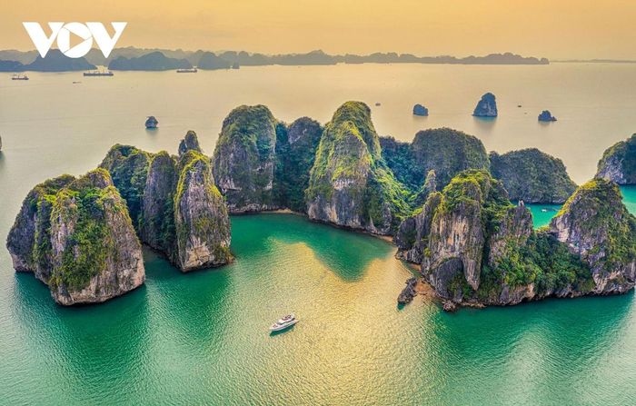 The Ha Long Bay - Cat Ba archipelago has been honoured as a World Natural Heritage site at the recent 45th session of the World Heritage Committee in Riyadh, Saudi Arabia.
