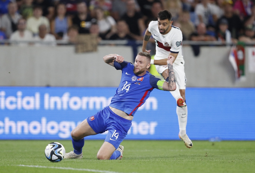 Bruno Fernandes ghi bàn duy nhất giúp Bồ Đào Nha thắng Slovakia 1-0. (Ảnh: Reuters)